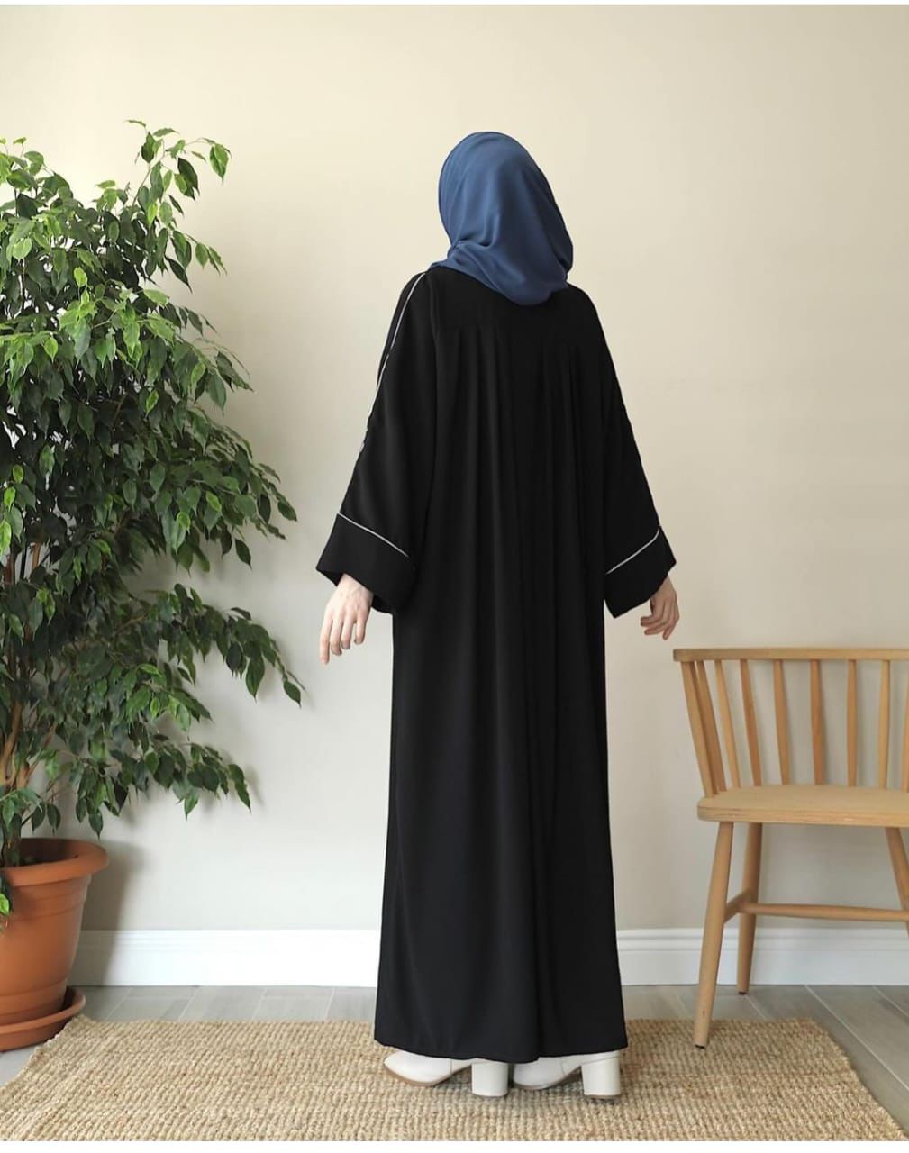 Trending Black Abaya
With Stoller
